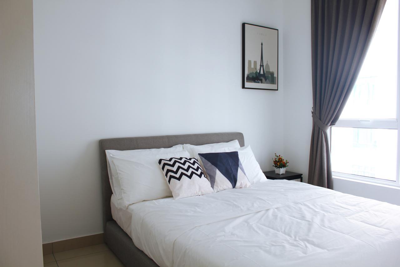Pinnacle Tower Apartment Stay By Feel Suites Johor Bahru Ngoại thất bức ảnh