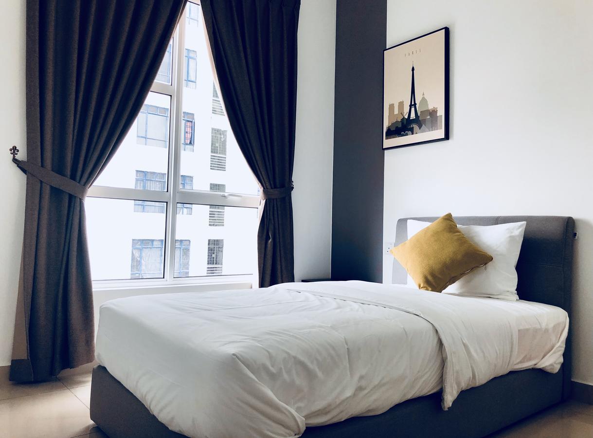 Pinnacle Tower Apartment Stay By Feel Suites Johor Bahru Ngoại thất bức ảnh