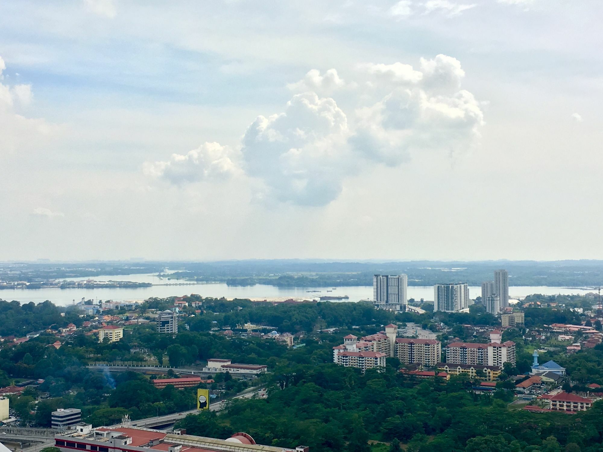 Pinnacle Tower Apartment Stay By Feel Suites Johor Bahru Ngoại thất bức ảnh