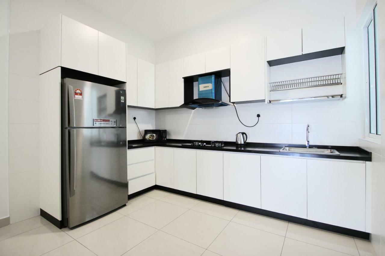 Pinnacle Tower Apartment Stay By Feel Suites Johor Bahru Ngoại thất bức ảnh