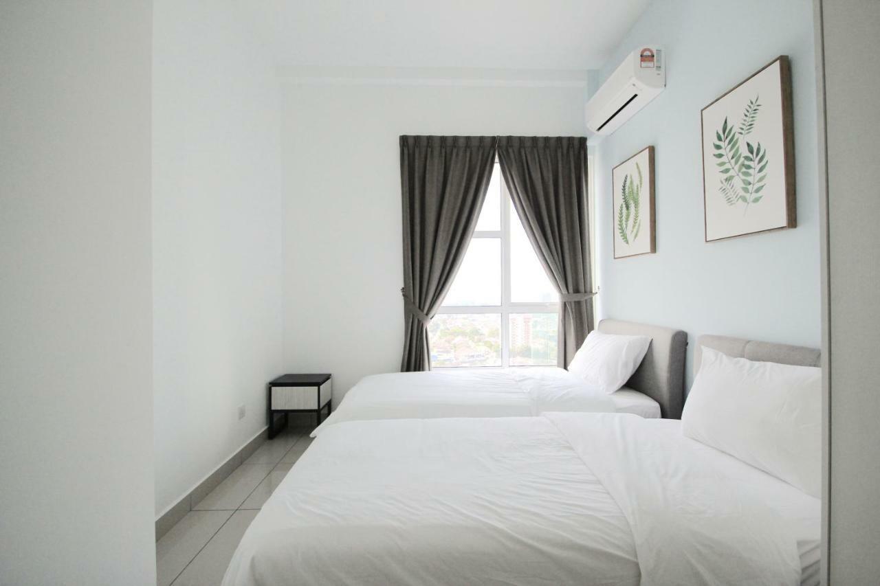 Pinnacle Tower Apartment Stay By Feel Suites Johor Bahru Ngoại thất bức ảnh
