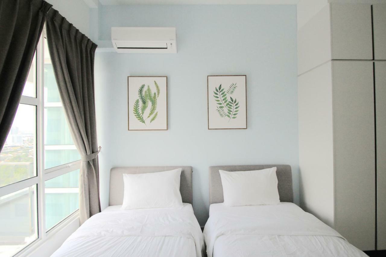 Pinnacle Tower Apartment Stay By Feel Suites Johor Bahru Ngoại thất bức ảnh