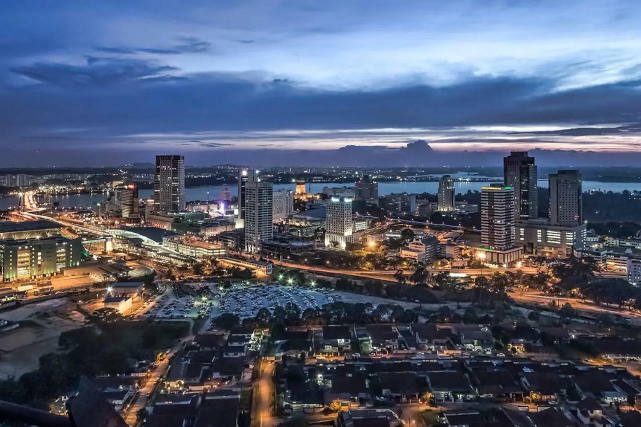 Pinnacle Tower Apartment Stay By Feel Suites Johor Bahru Ngoại thất bức ảnh